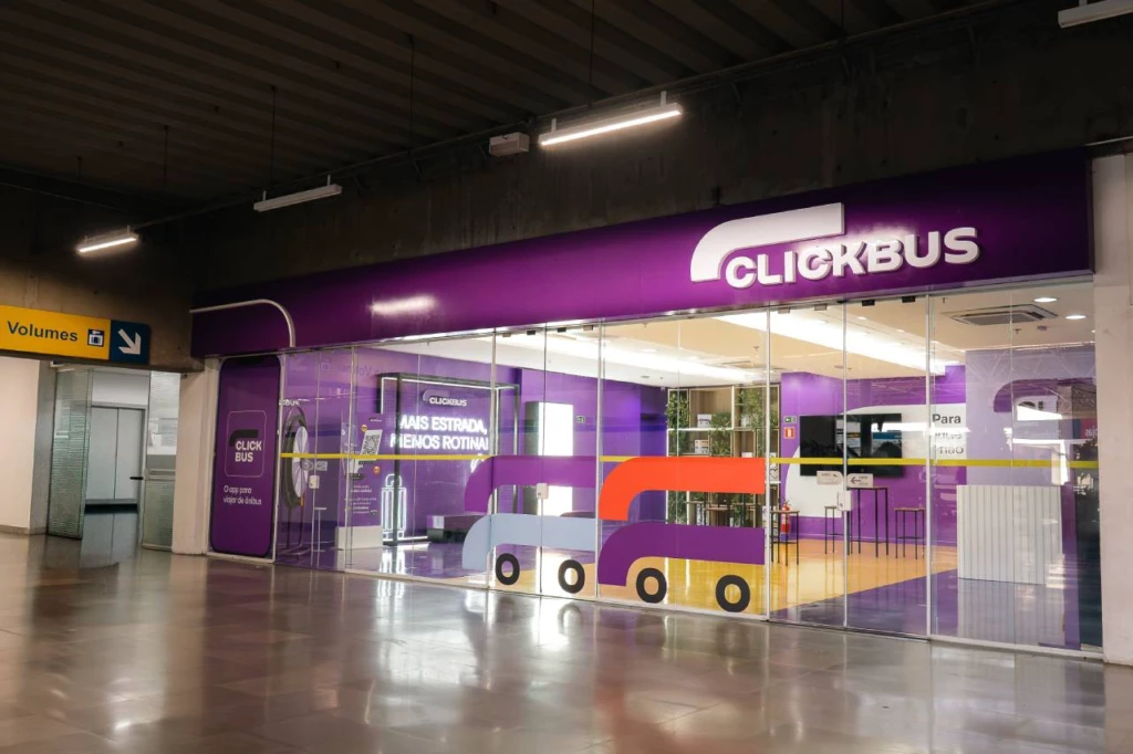 ClickBus inaugura espaço interativo no Terminal Tietê com prêmios e música ao vivo