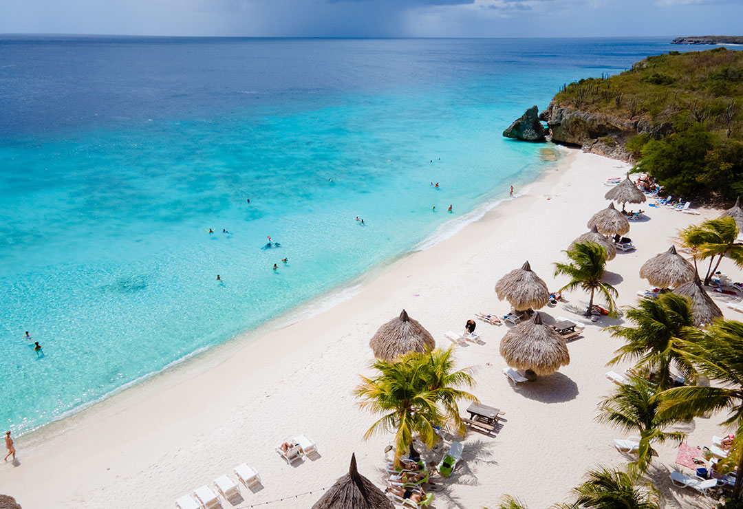 Conheça os voos da Azul entre a ilha caribenha de Curaçao e os Estados Unidos